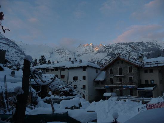 Hotel Cristallo Courmayeur Exterior foto